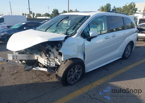 2022 Toyota Sienna Xle z USA, uszkodzony, nr VIN 5TDJRKEC7NS135845